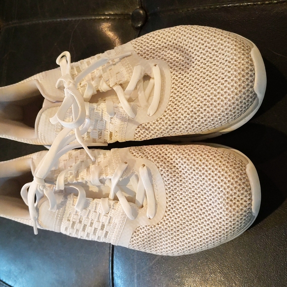 Shoes - Picture 3 of 5